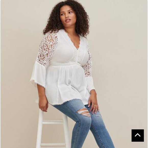 torrid Tops - Torrid Size 4/26W White Babydoll Crinkle Lace Bell Sleeve Detail Blouse Top NWT